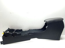 5891002810C3 CENTER CONSOLE /