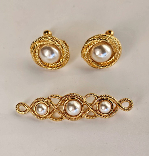 Vintage napier gold toned - napier, gold-toned