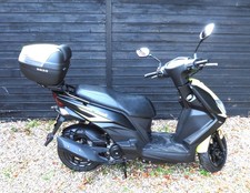 SYM MASK 50 E5 MOTOR SCOOTER. UNDER 400 MILES, 2023 50cc AUTO, BOX, HELMETS