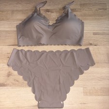 Ladies brown Padded Bra & Knickers Set. Size Large