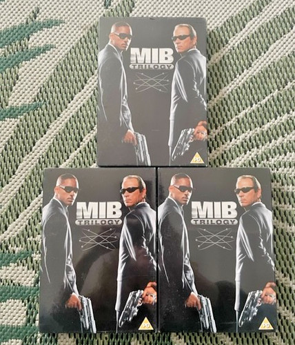 Men black in - black,