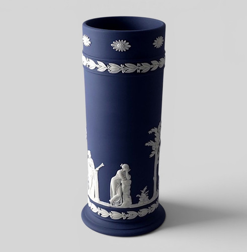 Rare tall wedgwood - rare,