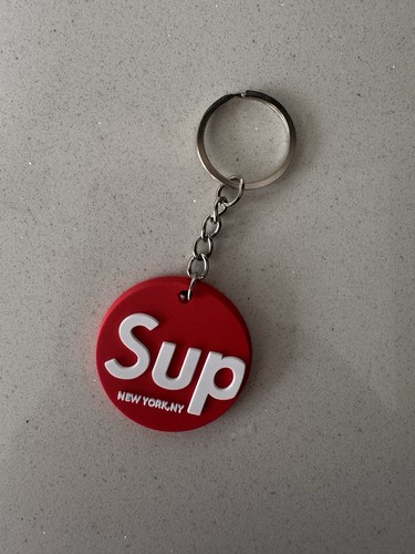 Supreme keychain keyring - keychain,