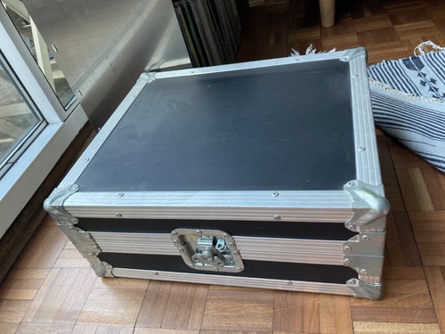 Flight case for turntable - ,