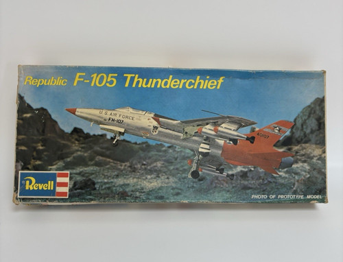 Vintage revell republic - vintage,