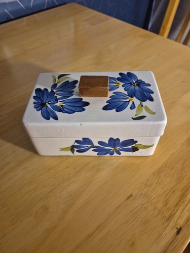 Very collectable toni raymond - collectable,