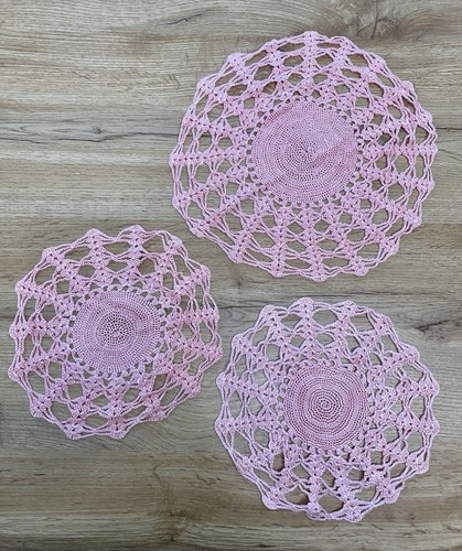 Pink vintage lace patterned - pink,