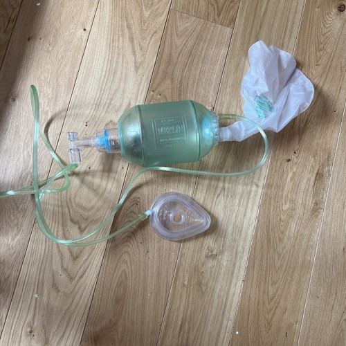 Oxygen mask and - mask, pump