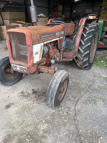 International 574 tractor - international,