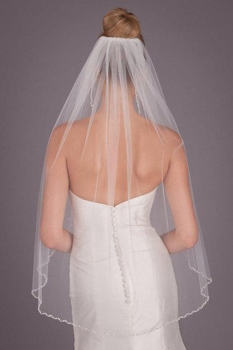 Nwot one tier pearl - tier, crystal
