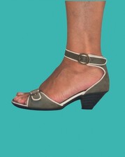 Lovely Fly London ankle strap
