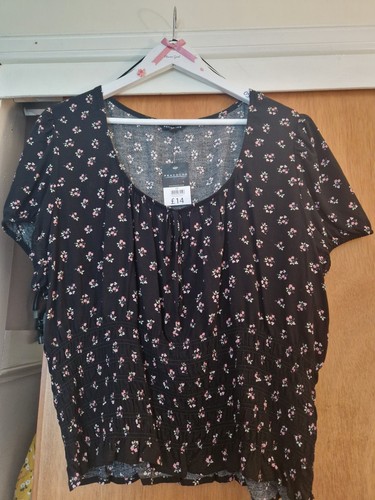 Peacocks size gypsy top - size, 22