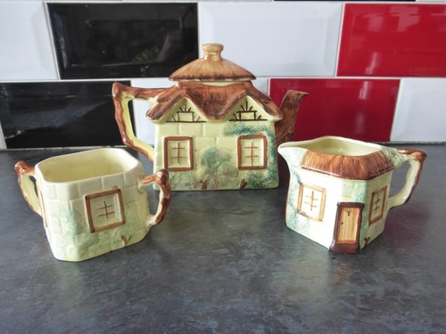 Paramount pottery keele - keele, group