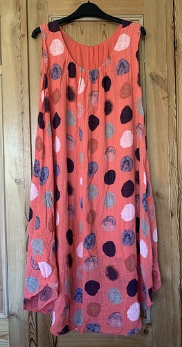 Coral colour spotty - coral, summer