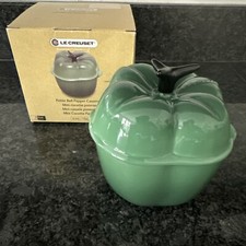 Le Creuset Green Bell Pepper Stoneware Cocotte Mini Ceramic Casserole Dish. NEW