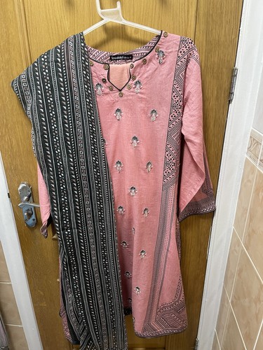 Black and pink three - three, piece