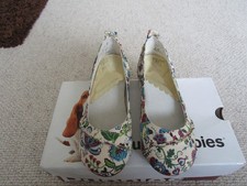 BNIB HUSH PUPPIES UK SIZE 3