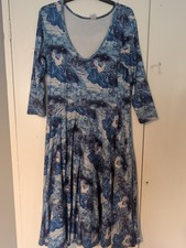 Carolina Dress Room Size 1