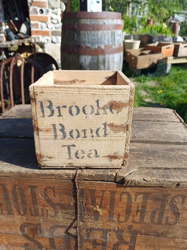 Vintage wooden brooke bond tea - brooke,