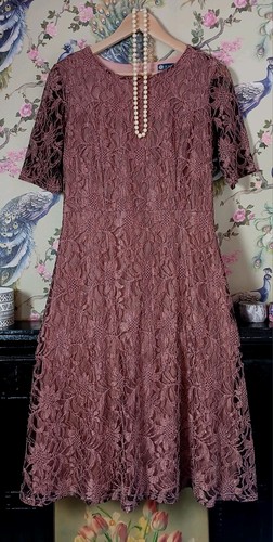 Vintage style brown floral