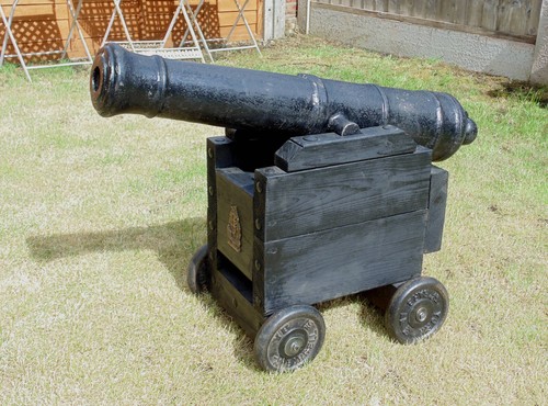 Large cast iron cannon - (#1530),