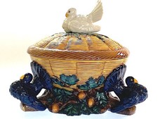 MINTON PIE TUREEN WITH WICKER