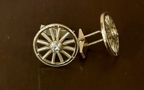 Vintage wagon wheel cufflinks - wagon,