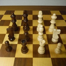 CHESS WOOD PIECES SET