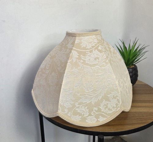 Vintage scalloped edge light - scalloped,