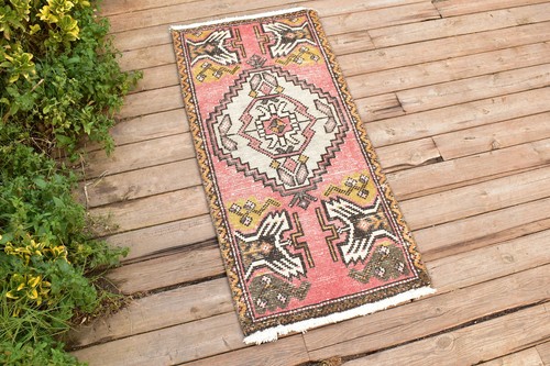 Turkish carpet hand - turkish, knotted