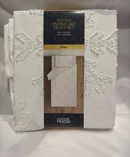 Festive White Tufted Snowflake