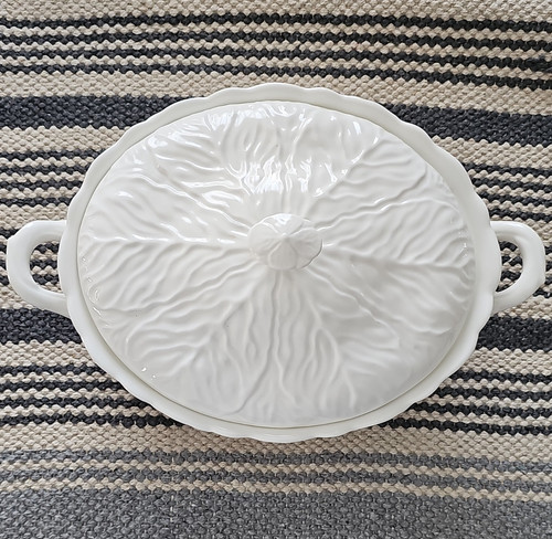 Wedgwood large white porcelain - white,