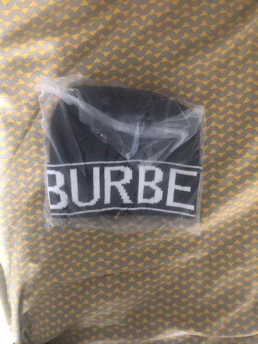 Burberry black beanie - burberry,