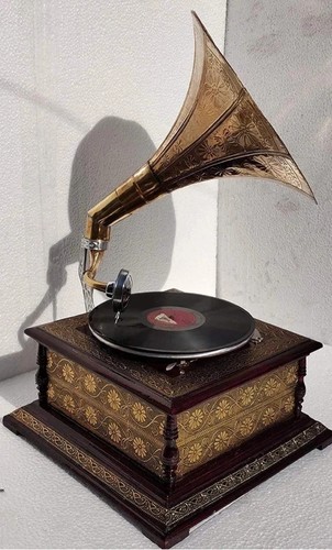 Antique gramophone fully - antique,