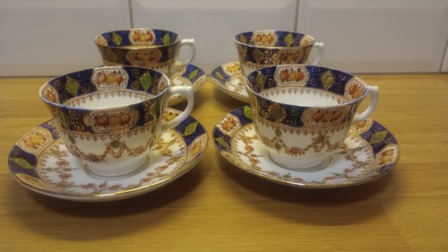 Vintage tea cup and saucer - 4x,