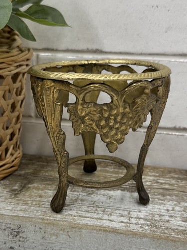 Brass pedestal stand for - brass,