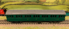 SR EMU   CENTRE COACH  IN SR GREEN  L IVERY  BY TRIANG