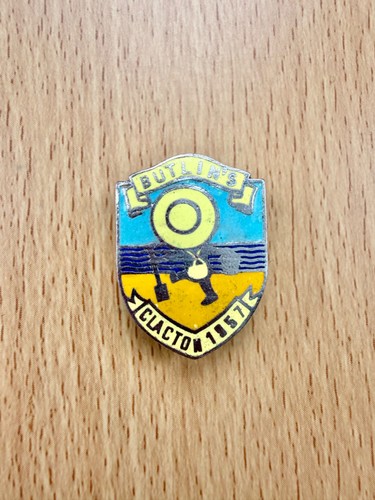 Butlins enamel pin badge - enamel,