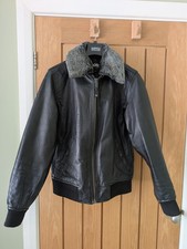 Schott LC930D Men's Black Leather Aviator Flight Jacket Size Small. Great used.