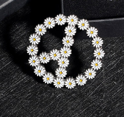 White enamel daisy - , chain