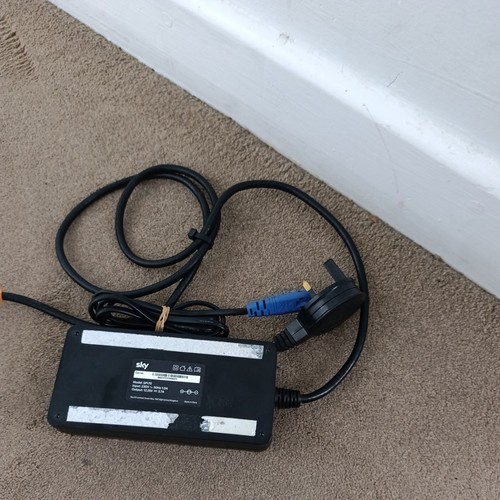 Brand new sky box - q,