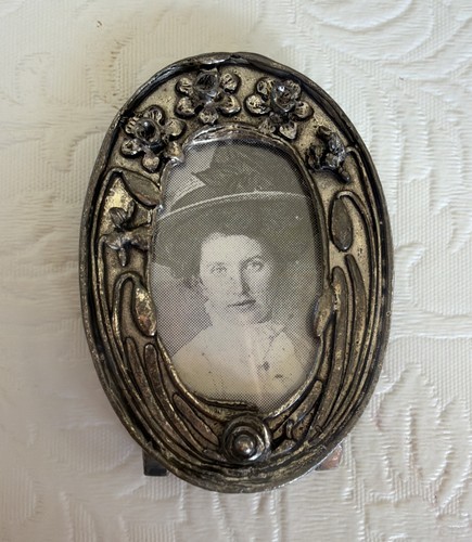 Vintage silver scenes - silver,