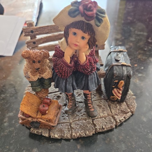 Boyds bear figurine - boyds,