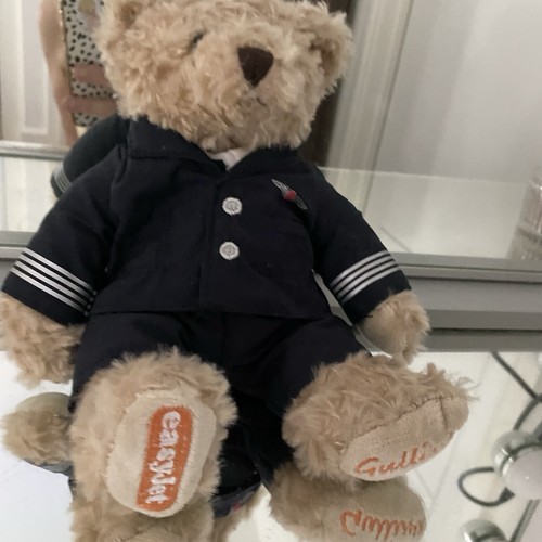 Official easyjet gullivers - official,