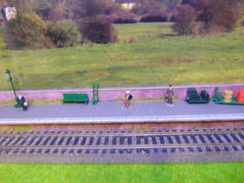 Hornby station accessories - ~,