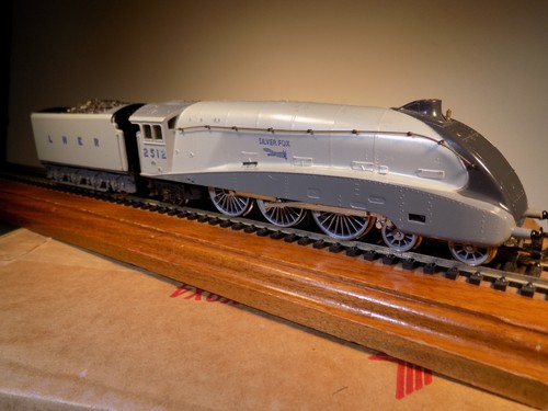 Hornby scale lner silver - ho, "silver