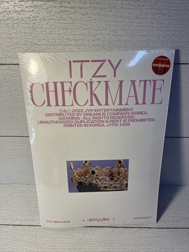 Itzy mini album - checkmate,