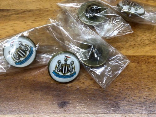 Newcastle united nufc - newcastle, enamel
