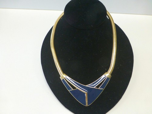 Vintage trifari blue enamel - blue,