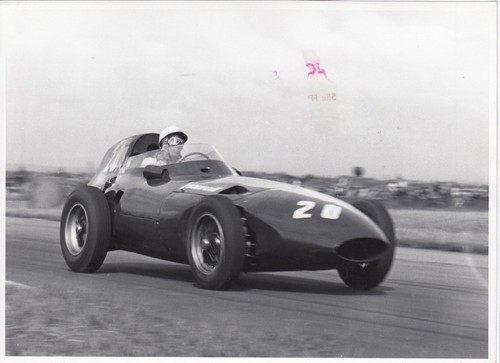 Vanwall vw5 stirling moss - vanwall,